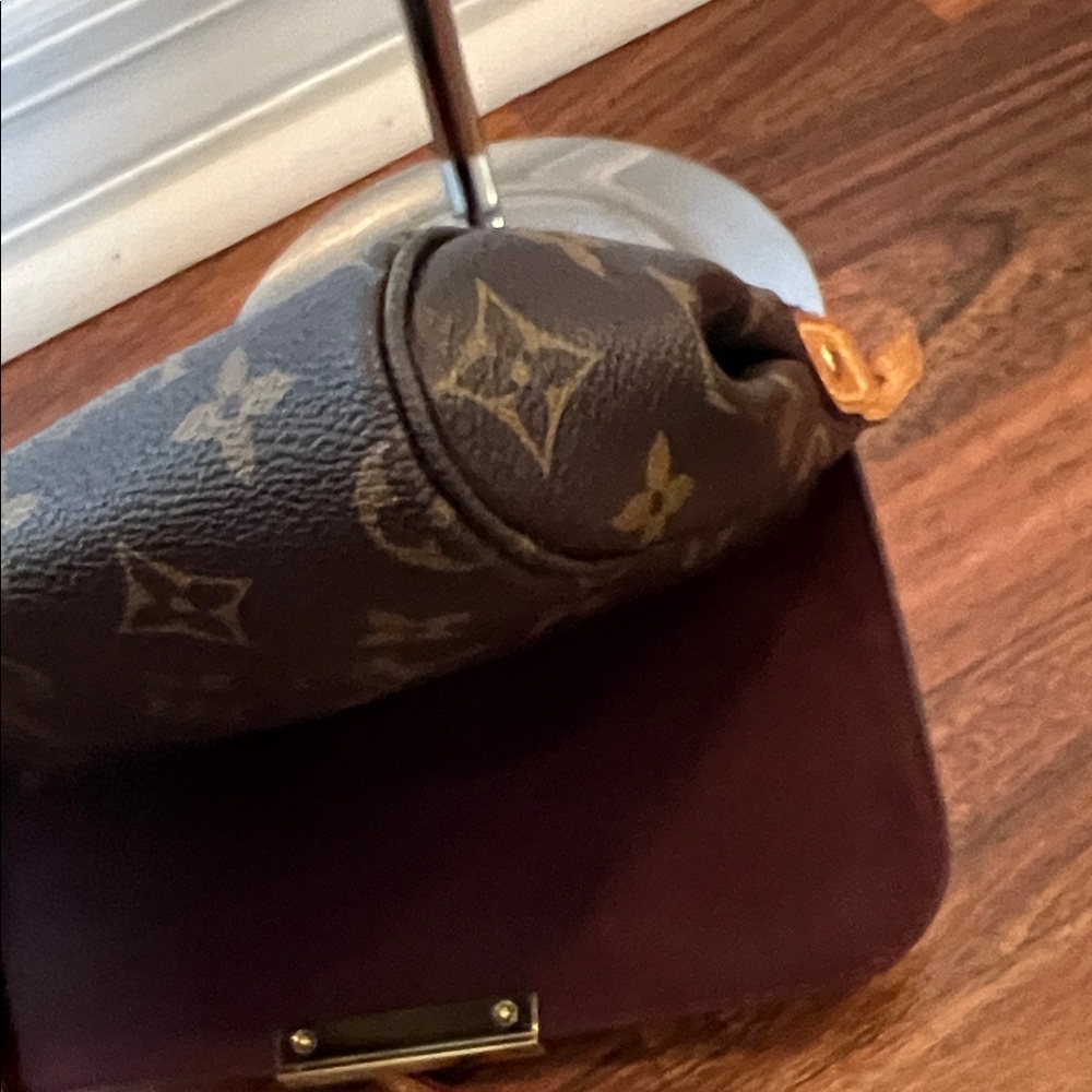 3016  MonogramCrossbody Bag with Gold Chain - Picture 4 of 10